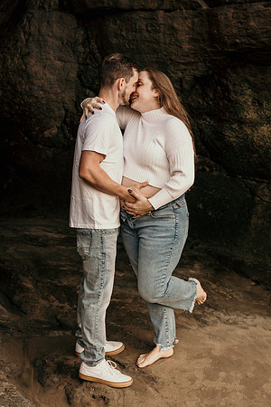 Giovanna-Bryson-Maternity-Photos-Otter-Crest-Oregon-Coast-2025 (19 of 55)