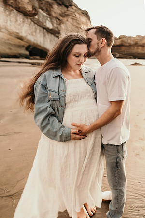Giovanna-Bryson-Maternity-Photos-Otter-Crest-Oregon-Coast-2025 (46 of 55)