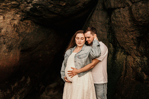 Giovanna-Bryson-Maternity-Photos-Otter-Crest-Oregon-Coast-2025 (49 of 55)