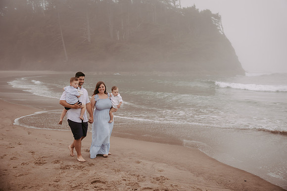 Family-Photos-2024-Lincoln-City-Oregon--32