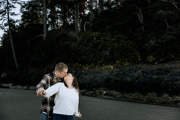 Jeff-Desirae-Engaement-Photos-Proposal-Rock-Neskowiin (15 of 50)