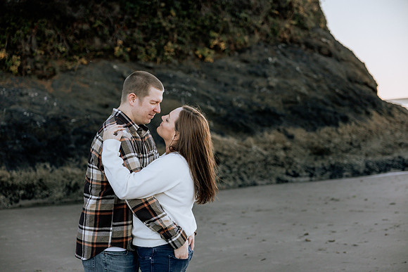 Jeff-Desirae-Engaement-Photos-Proposal-Rock-Neskowiin (5 of 51)