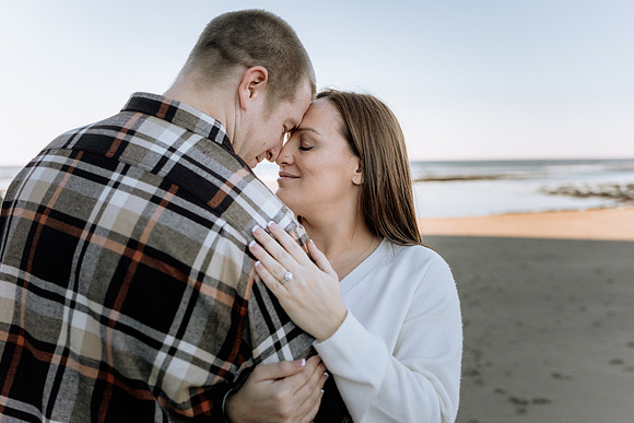 Jeff-Desirae-Engaement-Photos-Proposal-Rock-Neskowiin (9 of 51)