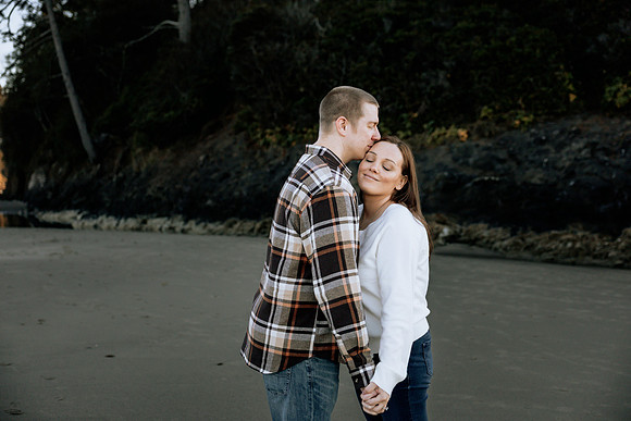 Jeff-Desirae-Engaement-Photos-Proposal-Rock-Neskowiin (13 of 51)