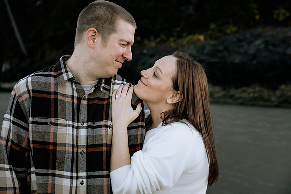 Jeff-Desirae-Engaement-Photos-Proposal-Rock-Neskowiin (18 of 51)