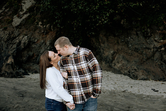 Jeff-Desirae-Engaement-Photos-Proposal-Rock-Neskowiin (28 of 51)