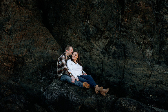 Jeff-Desirae-Engaement-Photos-Proposal-Rock-Neskowiin (32 of 51)