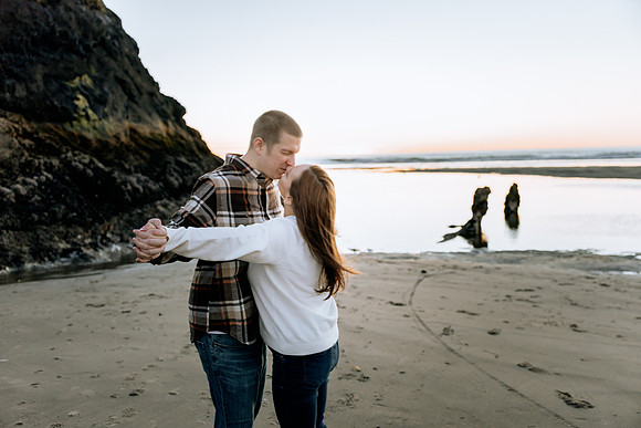 Jeff-Desirae-Engaement-Photos-Proposal-Rock-Neskowiin (45 of 51)