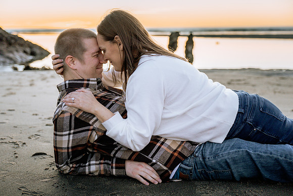 Jeff-Desirae-Engaement-Photos-Proposal-Rock-Neskowiin (48 of 51)