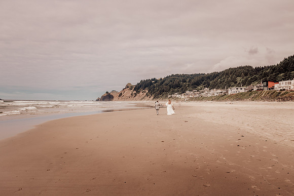 Jordan-Lainey-Roads-End-lincoln-City-oregon-airbnb-Elopement-photos-43
