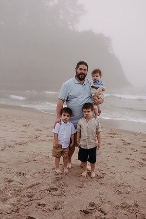 Family-Photos-2024-Lincoln-City-Oregon--9
