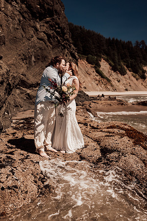 Ty-Sandy-lincoln-city-oregon-roads-end-elopement-photographer-0215