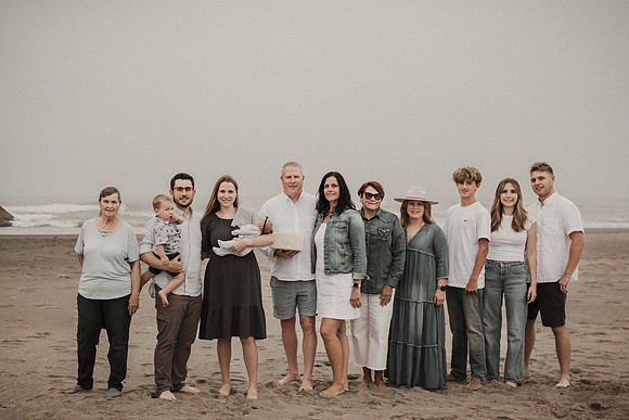 Madysen-Neskowin-Oregon-Family-Photos-2025 (4 of 64)