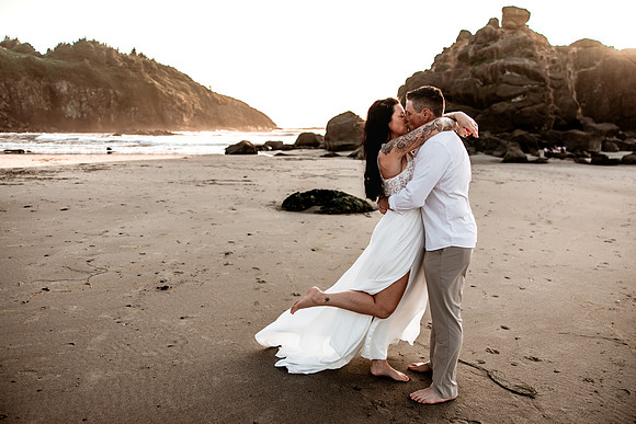 Mike-Heather-Depoe-Bay-Oregon-Anniversary-Photos (15 of 71)