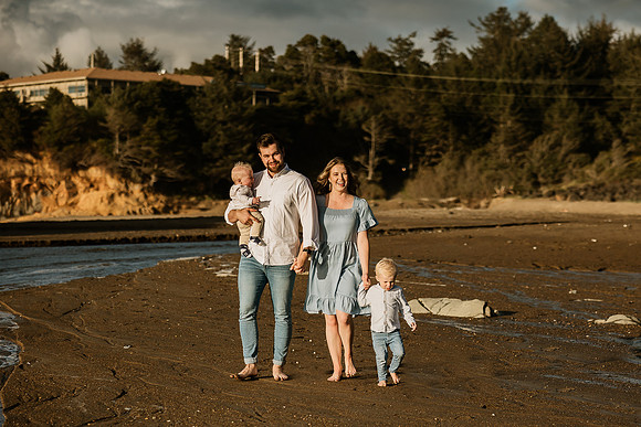Ashley-Lincoln-City-Fogarty-Creek-Oregon-Family-Couples-vacation-Photos-8372