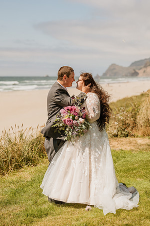 Colton-Kali-Chinook-Winds-Casino-Wedding-Photos-8761