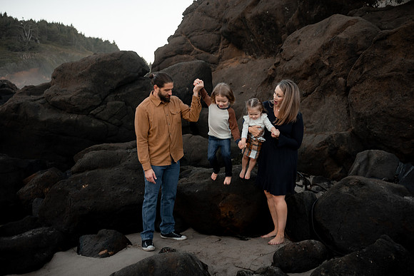 Tiffany-Fogarty-Creek-Family-Photos-2024-23