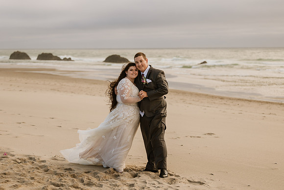 Colton-Kali-Chinook-Winds-Casino-Wedding-Photos-9654