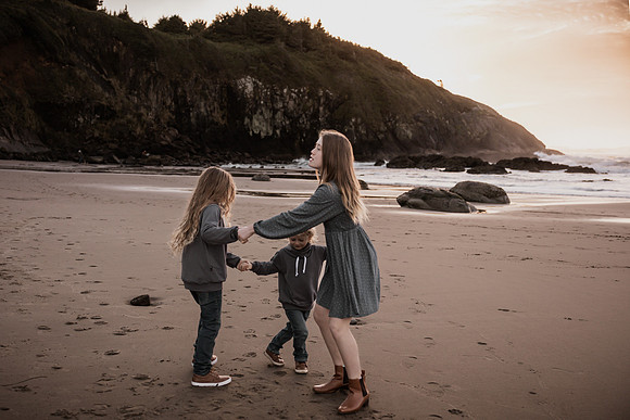 Faith-Family-Maternity-Session-Depoe-Bay (4 of 50)