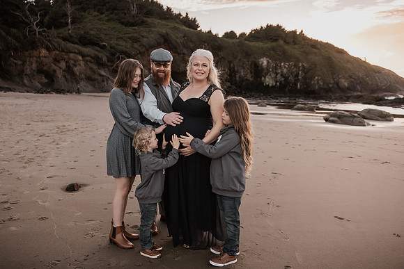 Faith-Family-Maternity-Session-Depoe-Bay (9 of 50)
