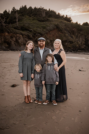 Faith-Family-Maternity-Session-Depoe-Bay (7 of 50)