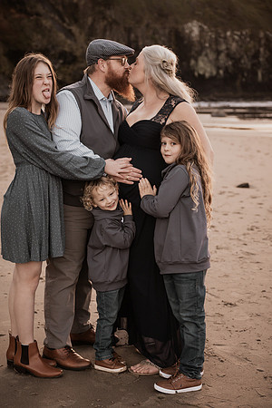Faith-Family-Maternity-Session-Depoe-Bay (15 of 50)