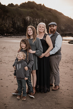 Faith-Family-Maternity-Session-Depoe-Bay (16 of 50)
