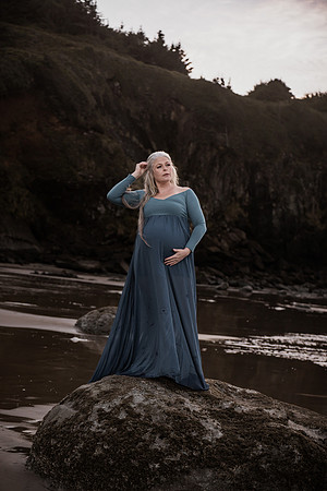 Faith-Family-Maternity-Session-Depoe-Bay (32 of 50)