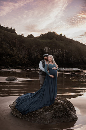 Faith-Family-Maternity-Session-Depoe-Bay (36 of 50)
