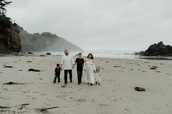 Jesica-Family-Maternity-Session-Depoe-Bay (39 of 51)