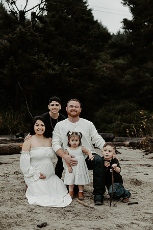 Jesica-Family-Maternity-Session-Depoe-Bay (36 of 51)