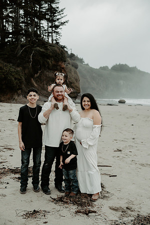 Jesica-Family-Maternity-Session-Depoe-Bay (40 of 51)