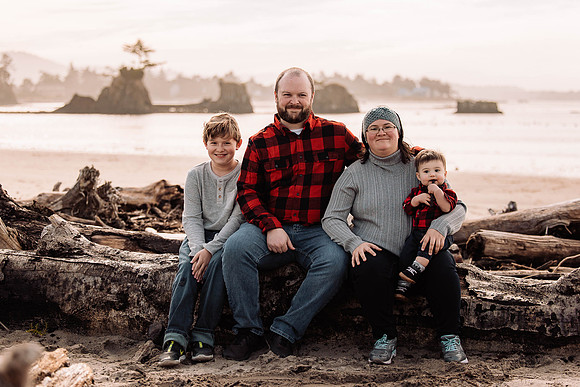 Samantha-Brian-Cooper-Jackson-Taft-beach-lincoln-City-Oregon-2022-Family-Photos-1025