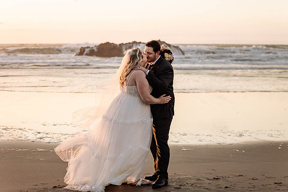 Char;es & Makala-Chinook-Winds-Casino-wedding-0075