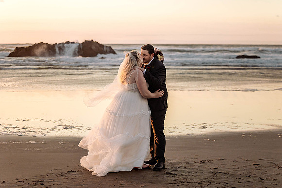 Char;es & Makala-Chinook-Winds-Casino-wedding-0085