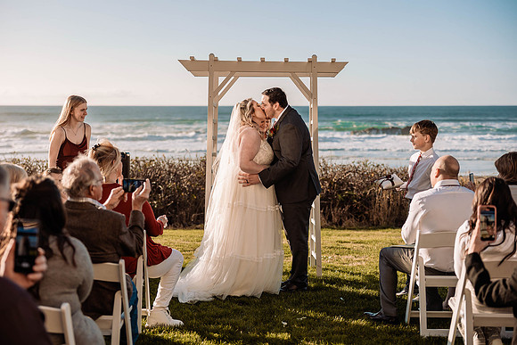 Char;es & Makala-Chinook-Winds-Casino-wedding-2009