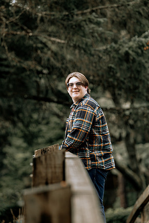 Ilene-Senior-Photos-2025 (2 of 24)