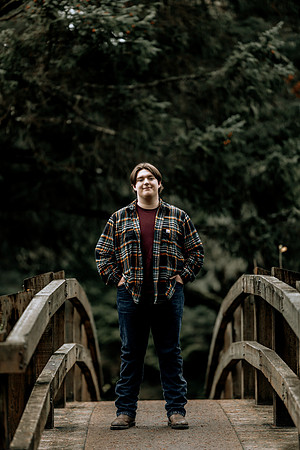 Ilene-Senior-Photos-2025 (22 of 24)