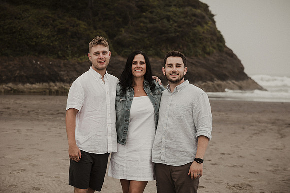 Madysen-Neskowin-Oregon-Family-Photos-2025 (30 of 64)