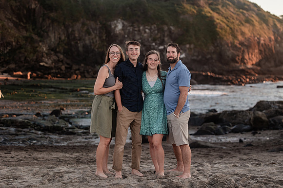 Andrea-Family-Vacation-Photos-Fogarty-Creek-Depoe-Bay-Oregon-37