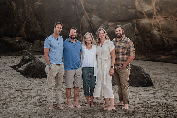 Andrea-Family-Vacation-Photos-Fogarty-Creek-Depoe-Bay-Oregon-13