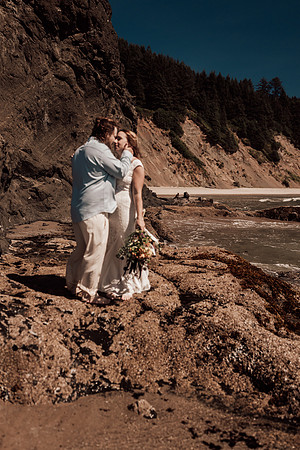 Ty-Sandy-lincoln-city-oregon-roads-end-elopement-photographer-0258
