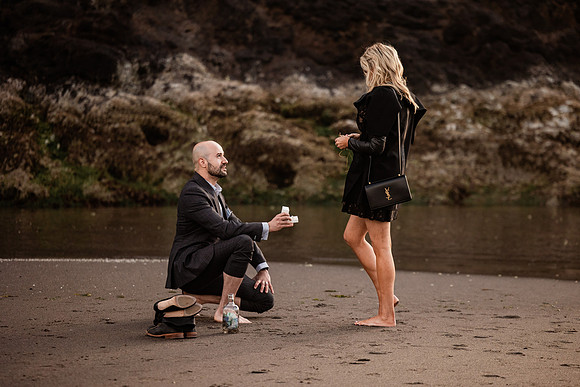 Adnan-Jenn-proposal-Rock-neskowin-oregon Engagement-3