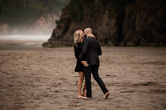Adnan-Jenn-proposal-Rock-neskowin-oregon Engagement-39