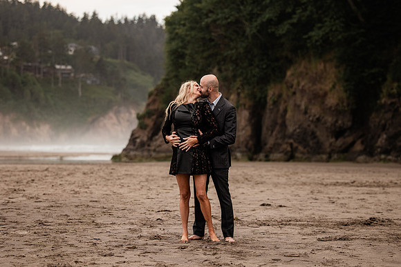 Adnan-Jenn-proposal-Rock-neskowin-oregon Engagement-41