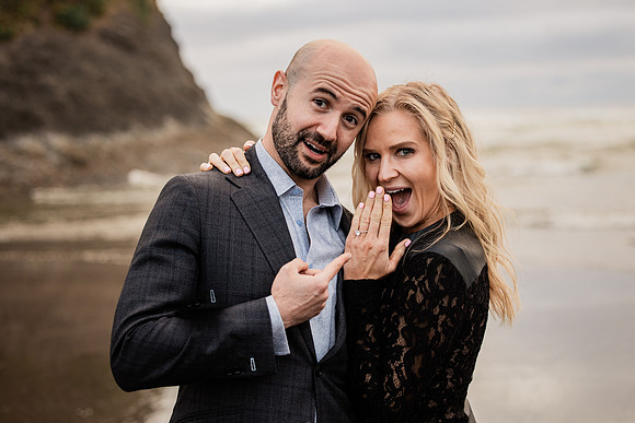 Adnan-Jenn-proposal-Rock-neskowin-oregon Engagement-33