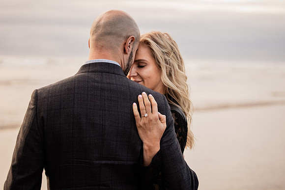 Adnan-Jenn-proposal-Rock-neskowin-oregon Engagement-23