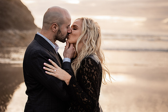 Adnan-Jenn-proposal-Rock-neskowin-oregon Engagement-13