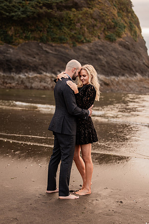 Adnan-Jenn-proposal-Rock-neskowin-oregon Engagement-30