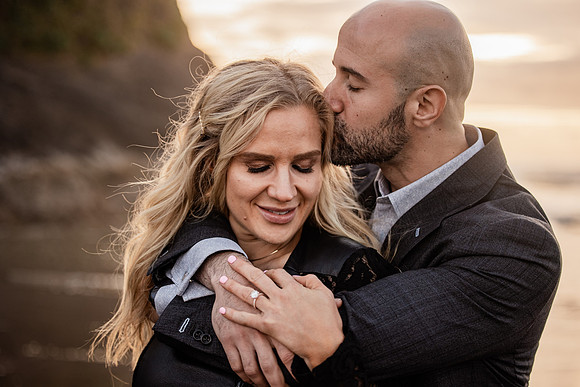 Adnan-Jenn-proposal-Rock-neskowin-oregon Engagement-10